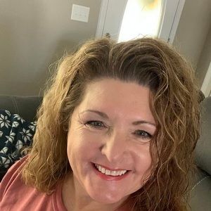 Meet your Posher, Deborah